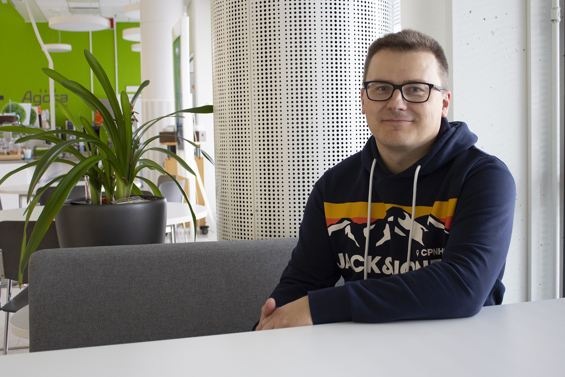 Juttukuva Projektipäällikkö Petri Linna järjestää FinDrones2020-tapahtumaa.