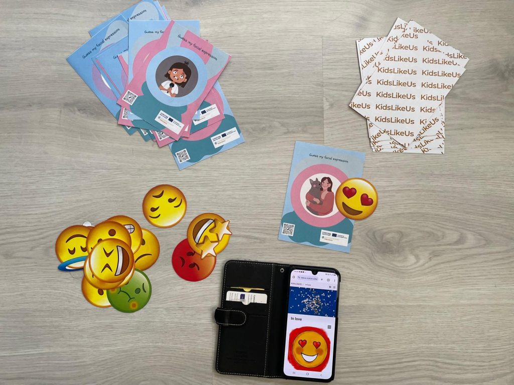 Kid like us- emojikortit