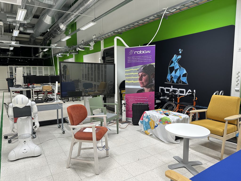 The picture shows chairs and tables.