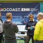 Robocoast edih Yritysedustajat keskustevat asiantuntijoiden kanssa.