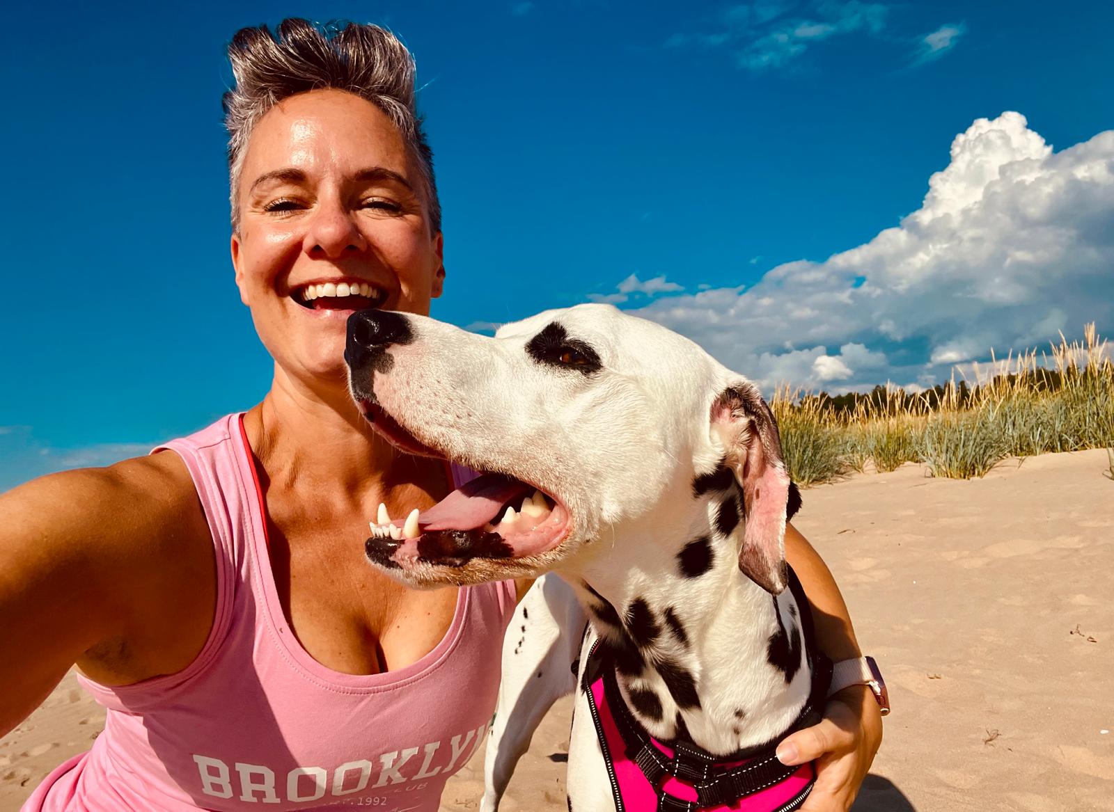 Lähikuvassa Jenni Huhtasalo.