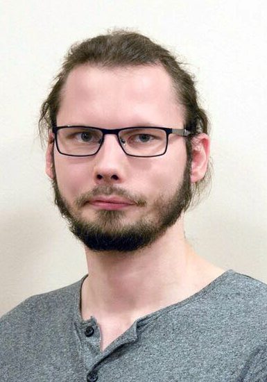 Aleksi Postari Lähikuvassa Aleksi Postari.