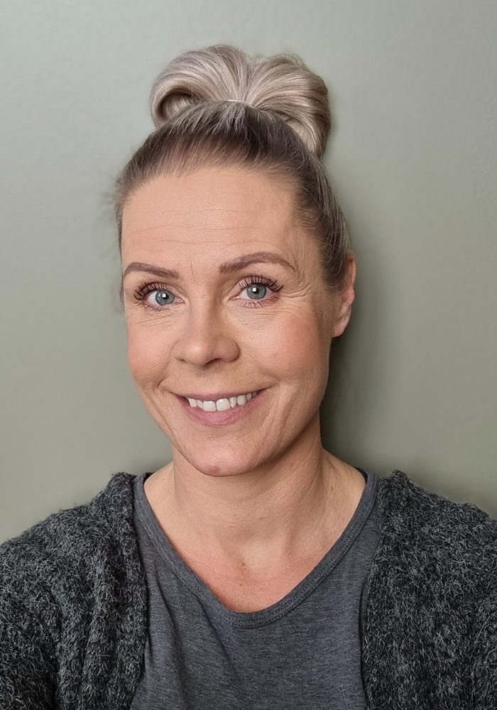 Minna Kangasniemi Lähikuvassa Minna Kangasniemi.