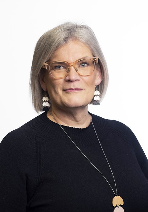 Lähikuvassa Mirka Leino.